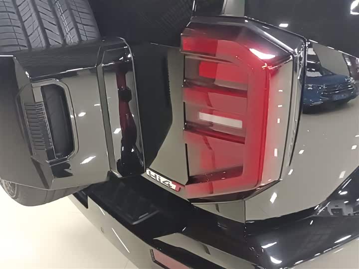 Фото 8 - Tank 400 Hybrid