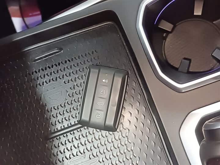 Фото 9 - Tank 400 Hybrid