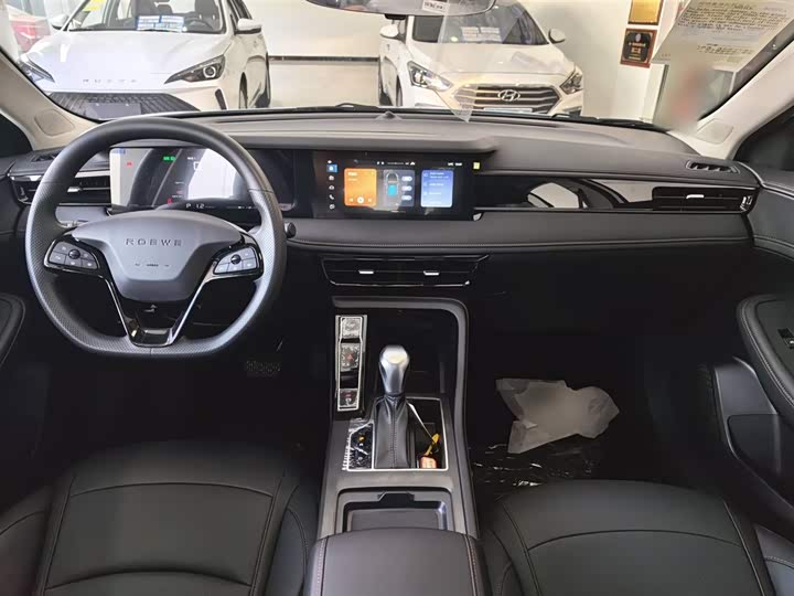 Фото 10 - Roewe i5