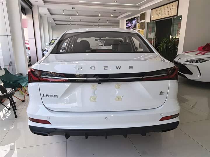 Фото 6 - Roewe i5