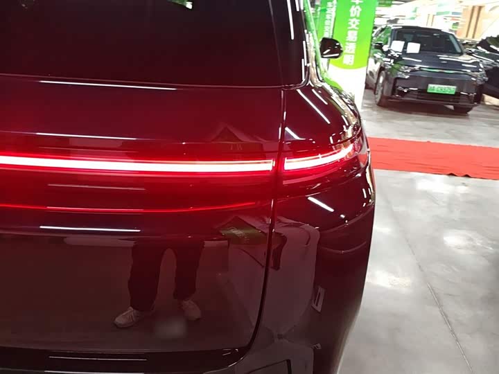 Фото 10 - LiXiang L8