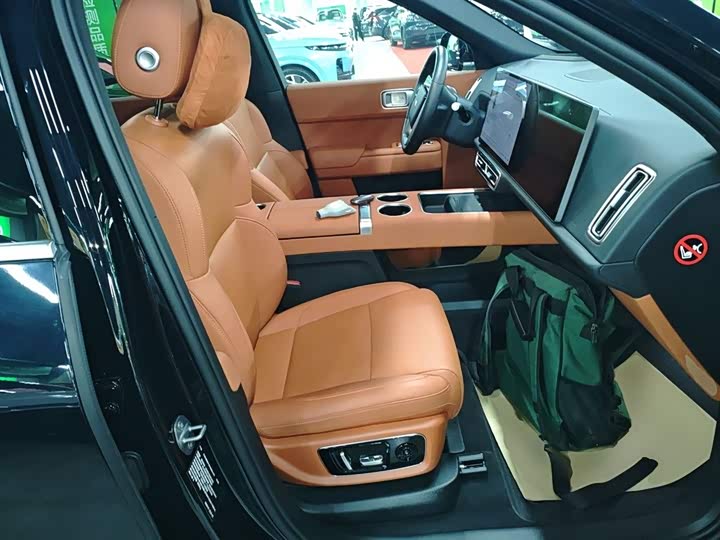 Фото 11 - LiXiang L8