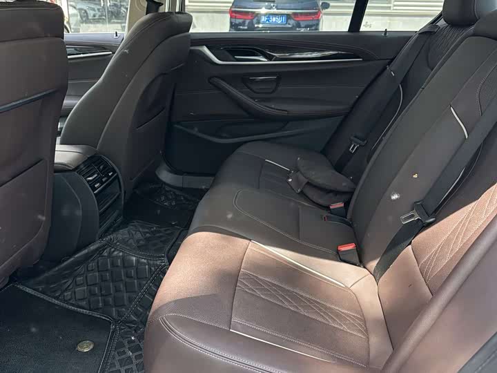 Фото 3 - BMW 5 Series