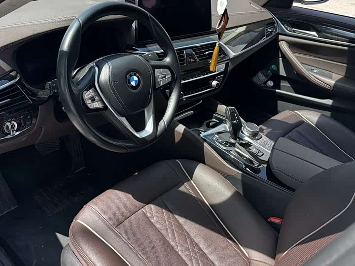 Фото 5 - BMW 5 Series