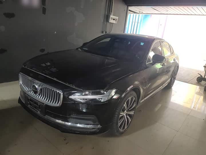 Фото 2 - Volvo S90