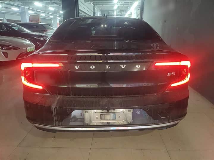 Фото 6 - Volvo S90