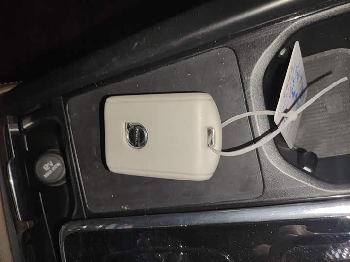 Фото 9 - Volvo S90