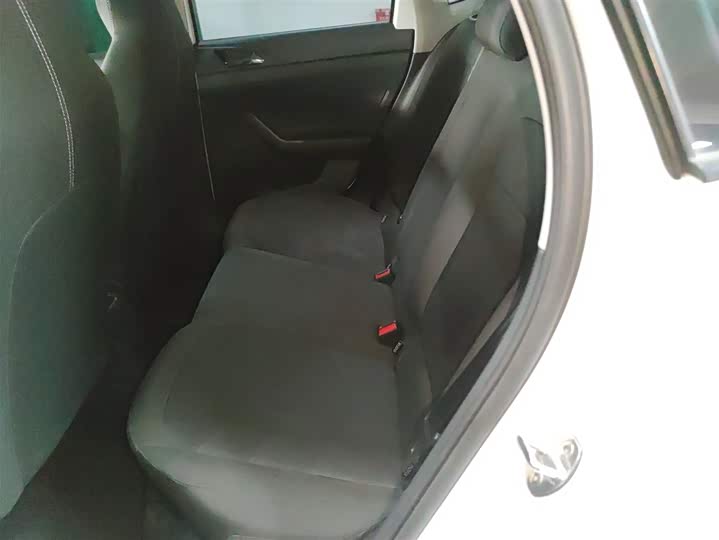 Фото 14 - Volkswagen Polo