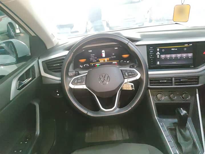 Фото 3 - Volkswagen Polo