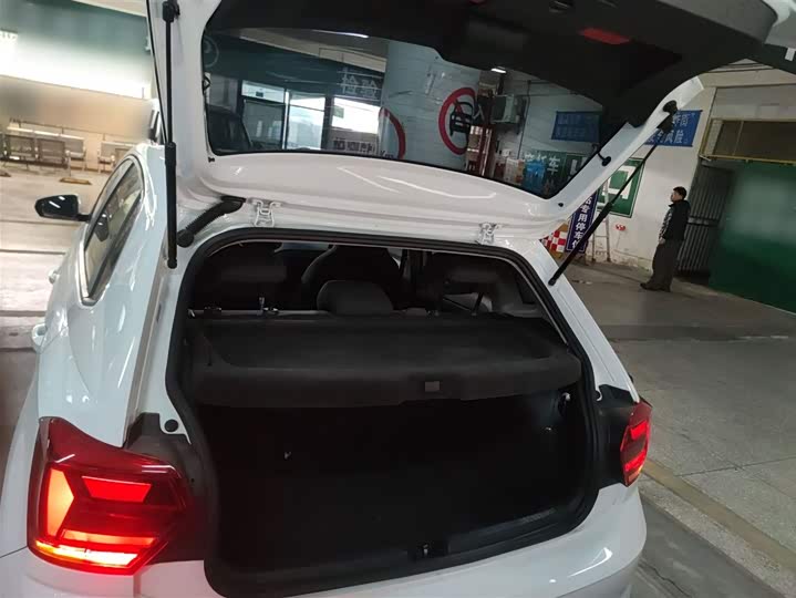 Фото 9 - Volkswagen Polo