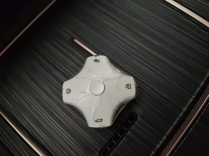 Фото 9 - Dongfeng Yipai eπ 008