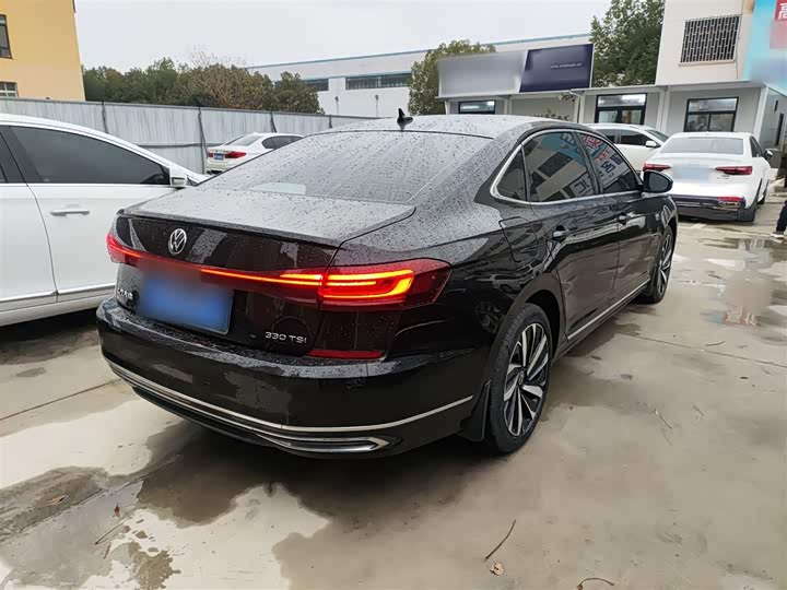 Фото 7 - Volkswagen Passat