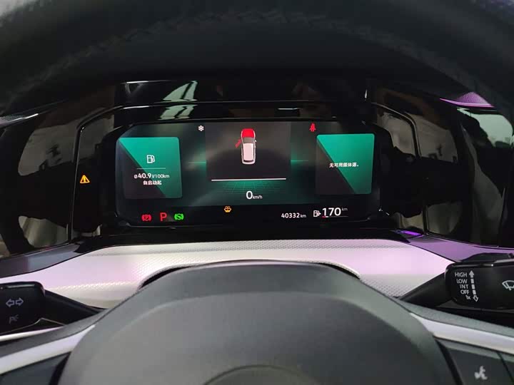 Фото 12 - Volkswagen Golf