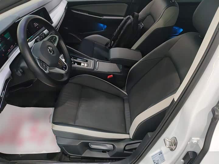 Фото 15 - Volkswagen Golf