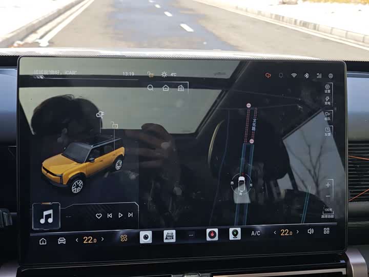 Фото 8 - Chery iCar 03