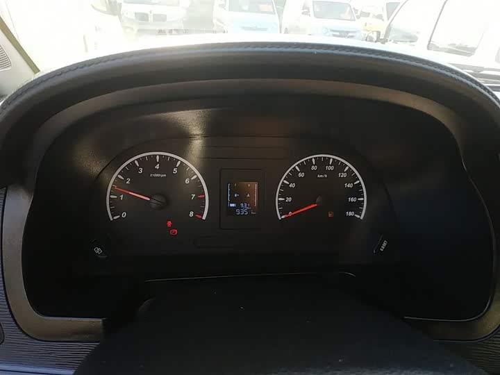 Фото 12 - Dongfeng Forthing Lingzhi M5