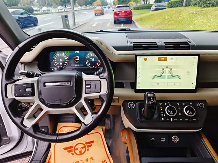 Фото 10 - Land Rover Defender