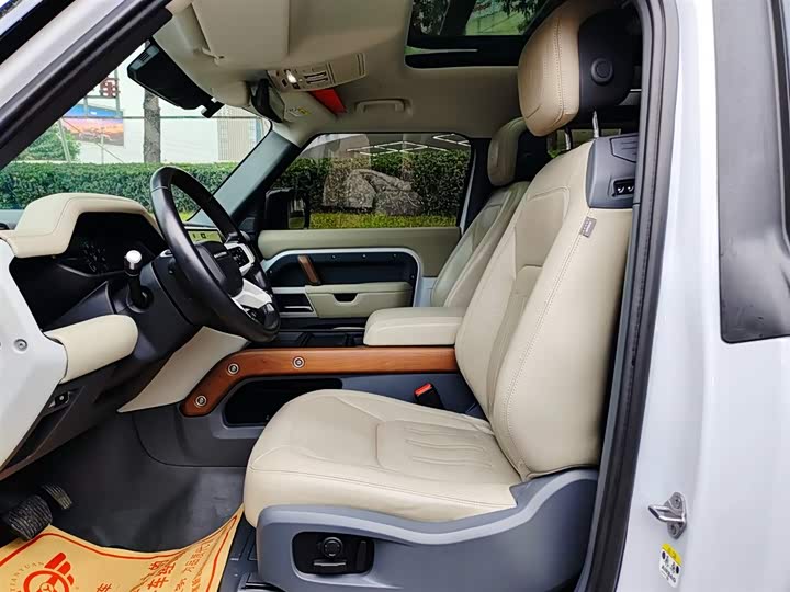 Фото 8 - Land Rover Defender