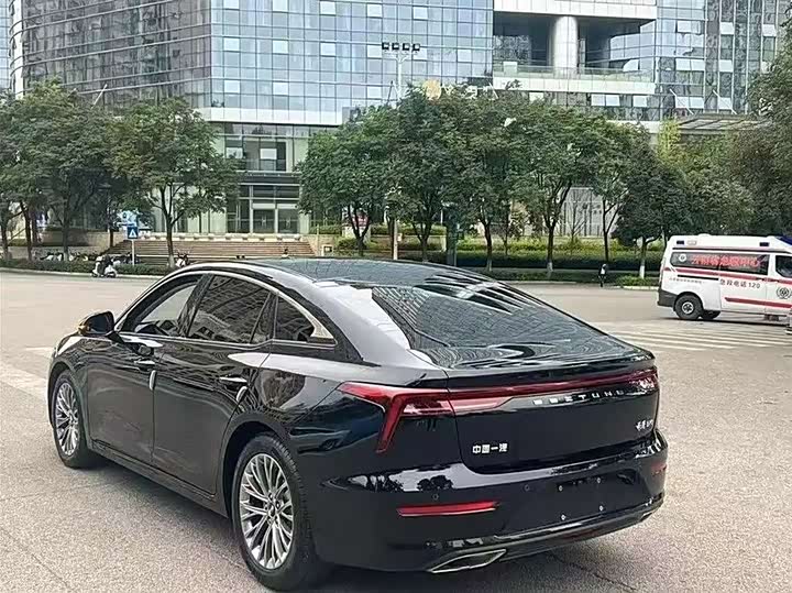 Фото 14 - Bestune B70