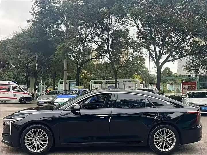 Фото 4 - Bestune B70