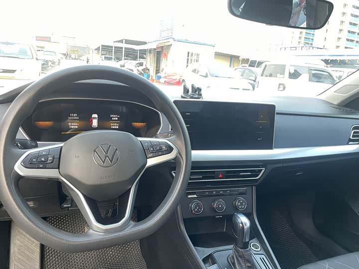 Фото 13 - Volkswagen Lavida