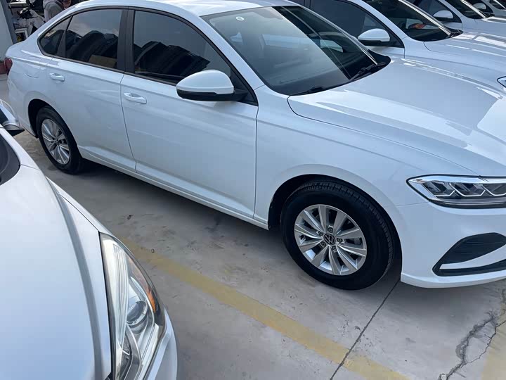 Фото 16 - Volkswagen Lavida