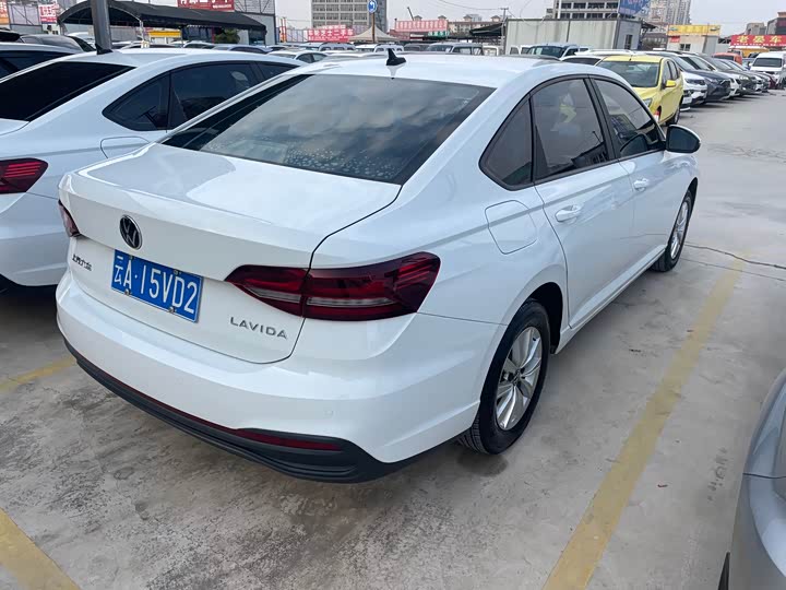 Фото 17 - Volkswagen Lavida