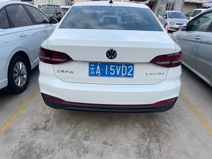 Фото 3 - Volkswagen Lavida