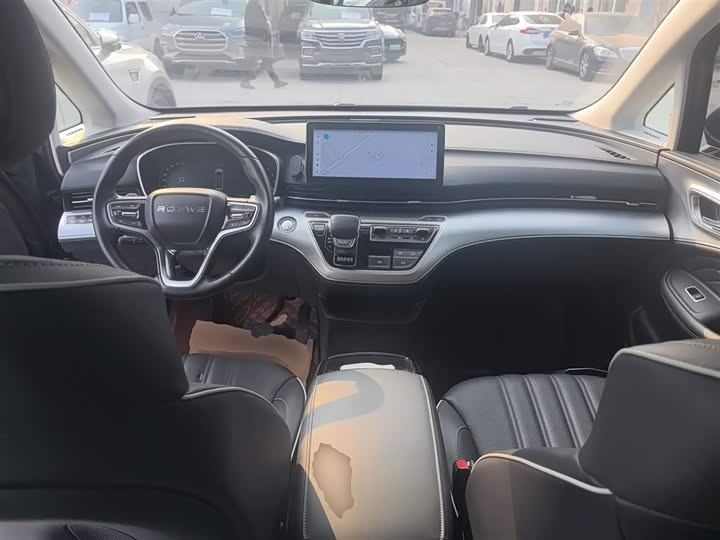 Фото 10 - Roewe iMax 8