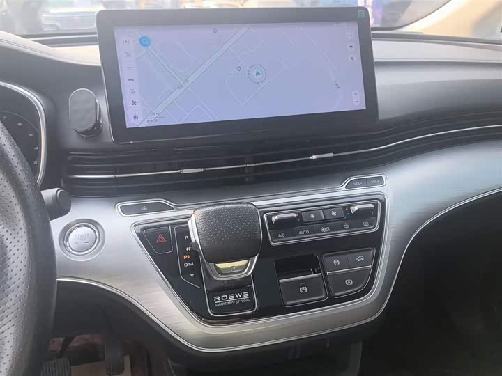 Фото 13 - Roewe iMax 8