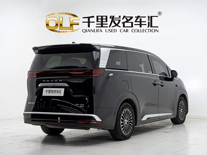 Фото 5 - Denza D9