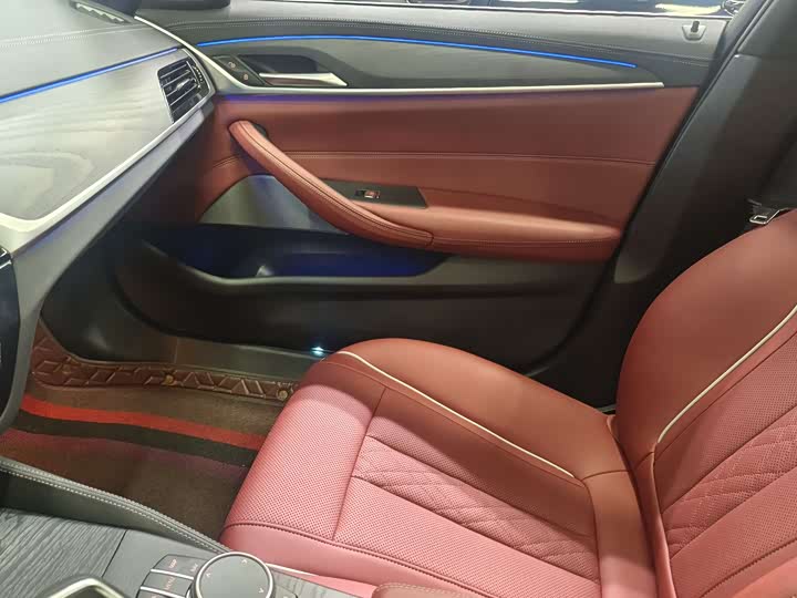 Фото 8 - BMW 5 Series