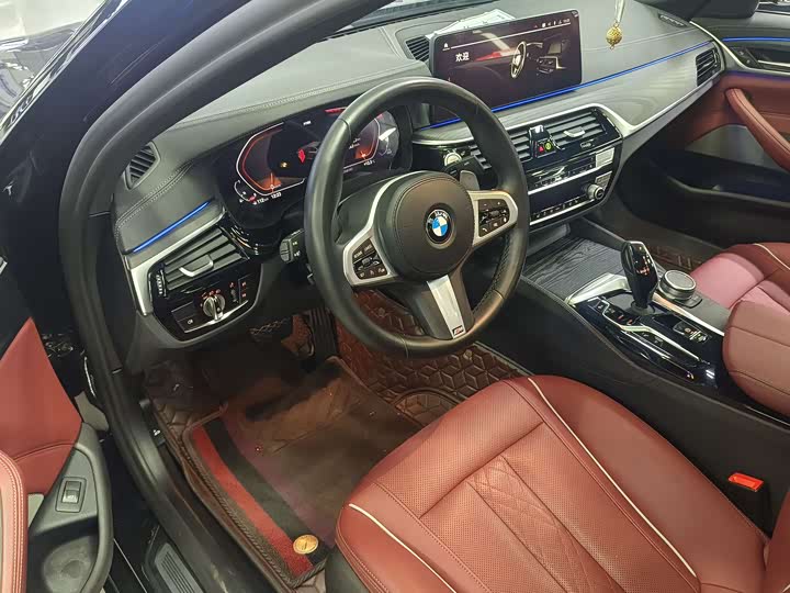 Фото 9 - BMW 5 Series