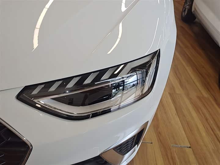 Фото 7 - Audi A4L