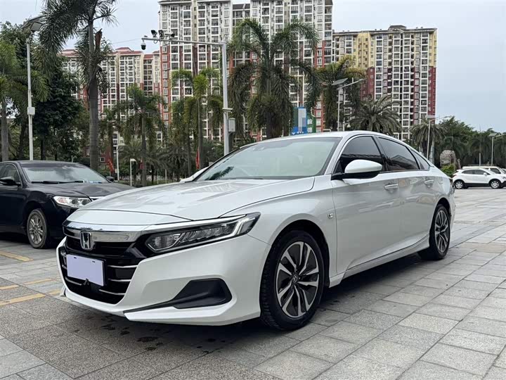 Фото 1 - Honda Accord