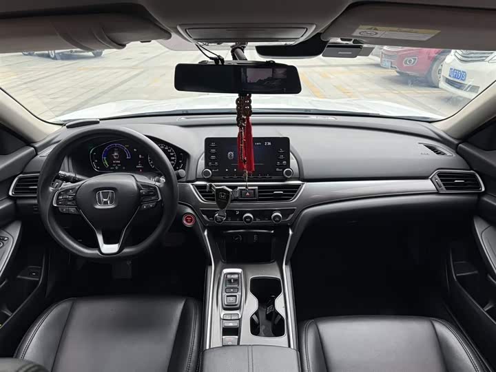 Фото 8 - Honda Accord