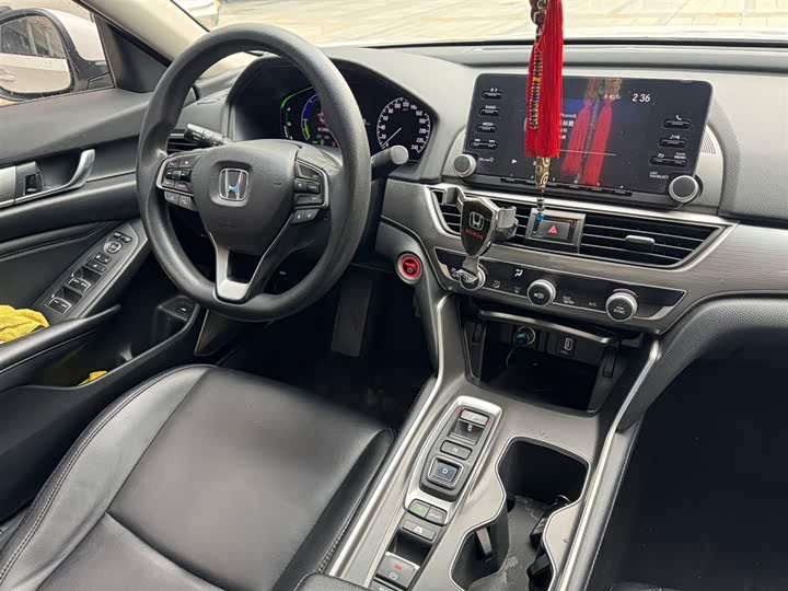 Фото 9 - Honda Accord