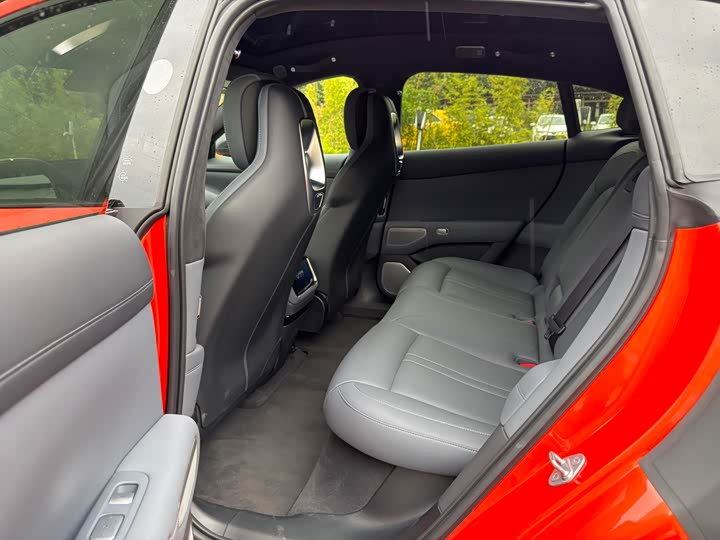 Фото 11 - Xiaomi YU7