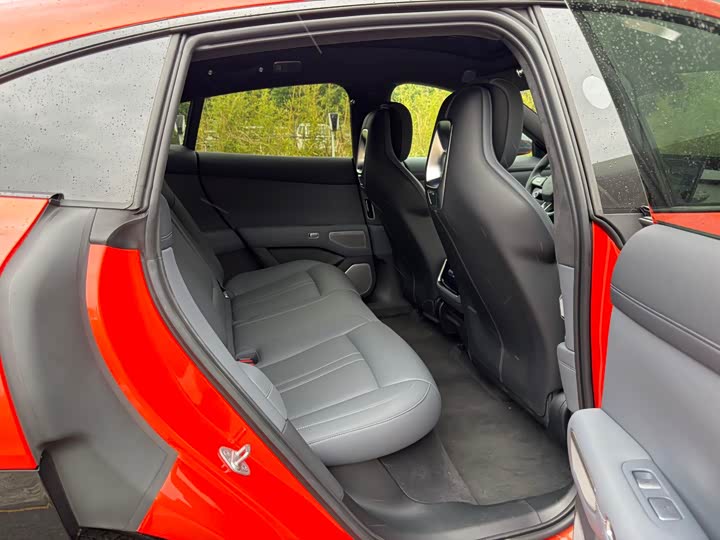 Фото 13 - Xiaomi YU7