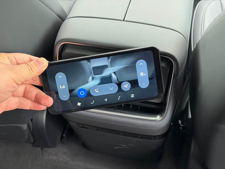 Фото 14 - Xiaomi YU7