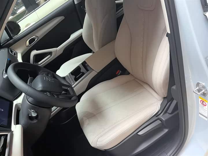 Фото 13 - BYD Yuan Up