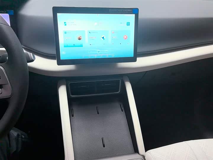 Фото 8 - BYD Yuan Up