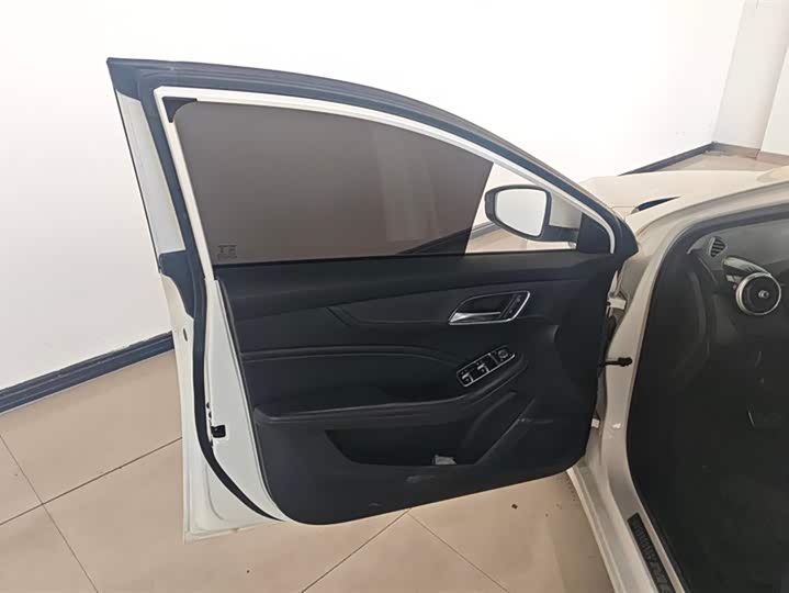 Фото 7 - MG Motor 6