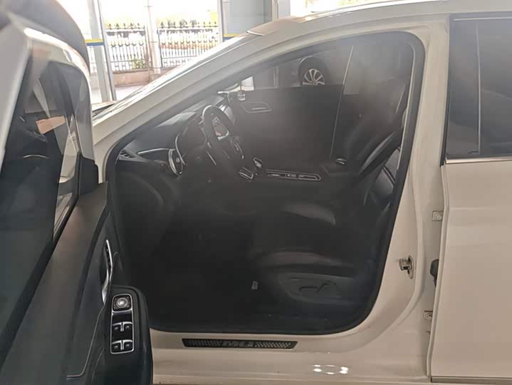 Фото 9 - MG Motor 6