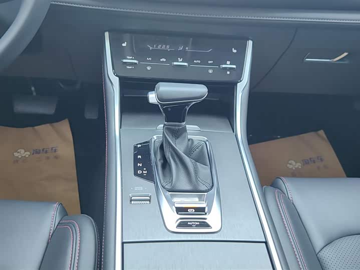 Фото 16 - Changan CS75