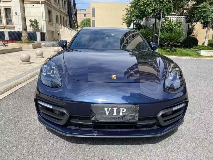 Фото 2 - Porsche Panamera
