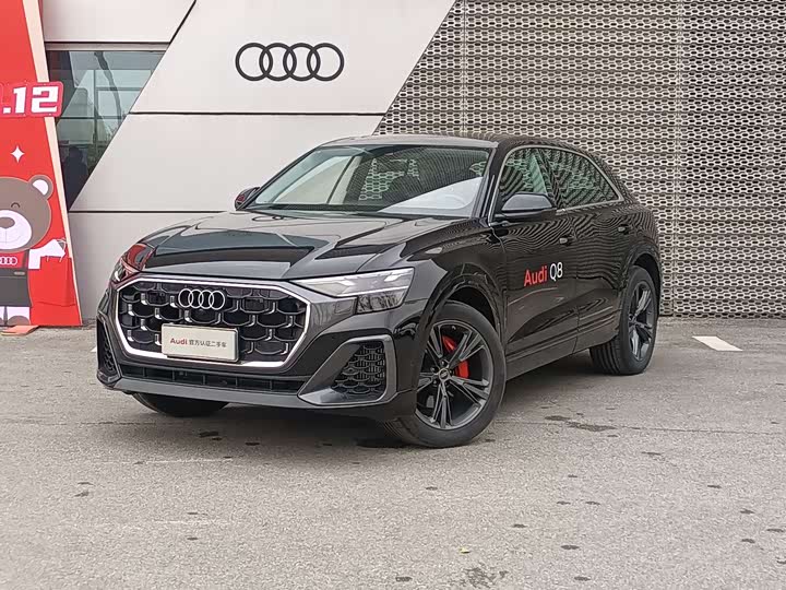 Фото 1 - Audi Q8