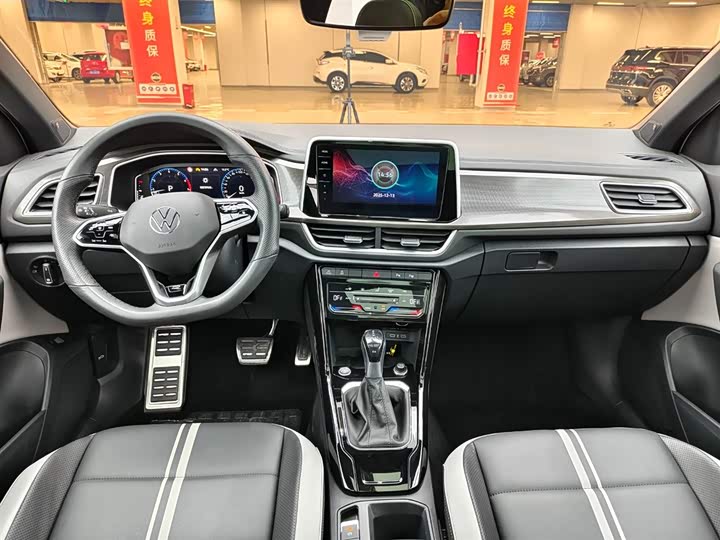 Фото 13 - Volkswagen T-Roc