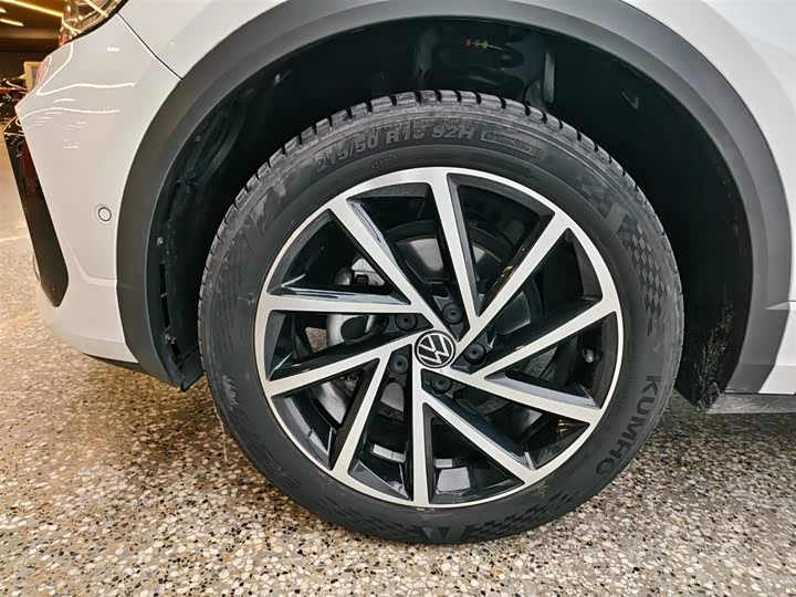 Фото 6 - Volkswagen T-Roc