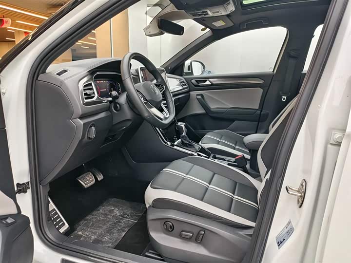 Фото 7 - Volkswagen T-Roc